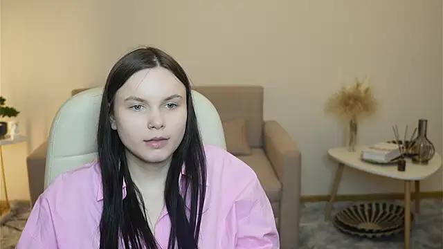 Snapshot of LeilaErcolani chatting on 02/17/26, 02:02 LeilaErcolani online show from 02/17/26, 02:02