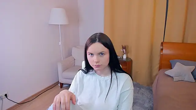 Snapshot of LeilaErcolani chatting on 02/26/26, 06:51 LeilaErcolani online show from 02/26/26, 06:51