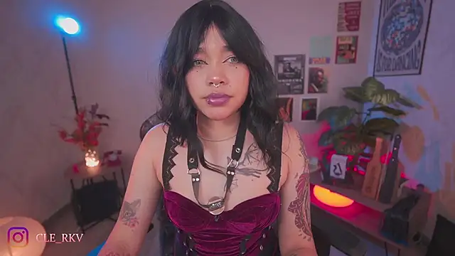 violette clerk1  online show from 04/01/26, 08:28