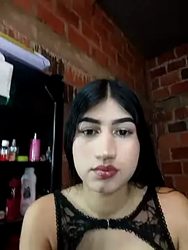 Snapshot of Julianiss chatting on 02/24/26, 01:58 Julianiss online show from 02/24/26, 01:58