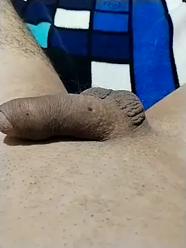 Snapshot of estebanxxxxxx chatting on 03/01/26, 05:04 estebanxxxxxx online show from 03/01/26, 05:04