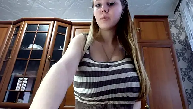 VictoriaDeese online show from 03/10/26, 04:17