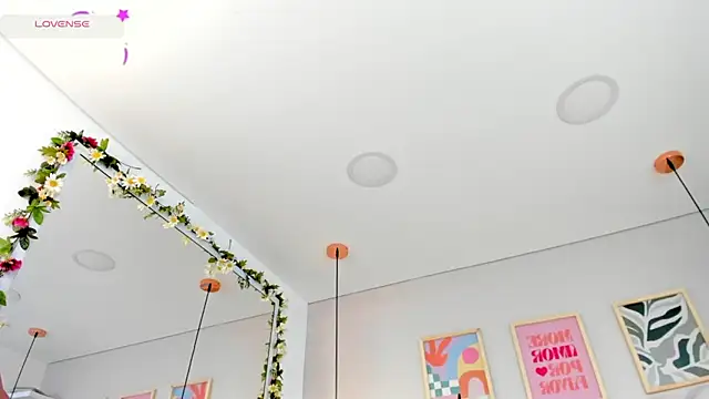 Mia Bailey  online show from 04/22/26, 03:09