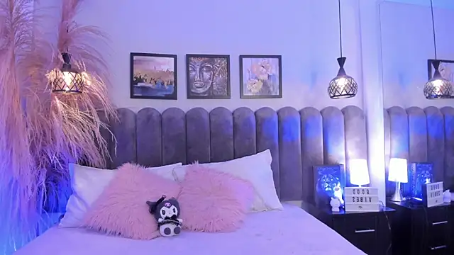 Bella  Peach online show from 04/23/26, 03:08