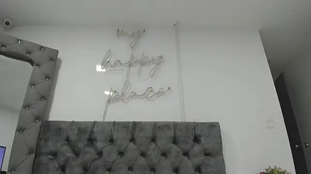 Evelin  thompsson online show from 04/24/26, 04:04