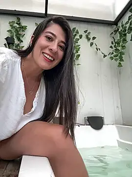 Snapshot of miiaa_love chatting on 02/21/26, 10:22 miiaa love online show from 02/21/26, 10:22