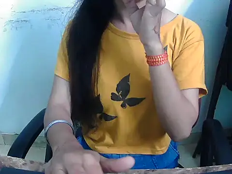 Snapshot of Hotsurbhi chatting on 03/07/26, 03:58 Hotsurbhi online show from 03/07/26, 03:58