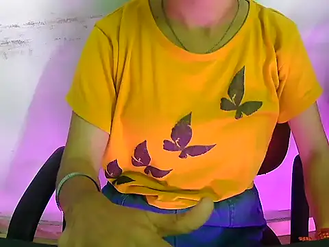Snapshot of Hotsurbhi chatting on 03/11/26, 03:56 Hotsurbhi online show from 03/11/26, 03:56