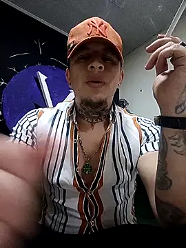 Valentino dominusSex online show from 04/23/26, 10:01