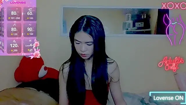 Snapshot of Luna_Moonfang chatting on 06/25/26, 09:47 Luna Moonfang online show from 06/25/26, 09:47