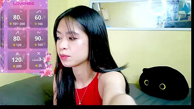 Snapshot of Luna_Moonfang chatting on 07/25/26, 05:16 Luna Moonfang online show from 07/25/26, 05:16
