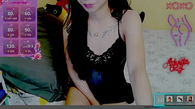 Snapshot of Luna_Moonfang chatting on 07/28/26, 02:35 Luna Moonfang online show from 07/28/26, 02:35