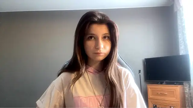 Snapshot of LunnaBliss chatting on 02/17/26, 12:12 LunnaBliss online show from 02/17/26, 12:12