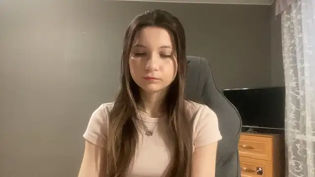 Snapshot of LunnaBliss chatting on 02/19/26, 03:08 LunnaBliss online show from 02/19/26, 03:08