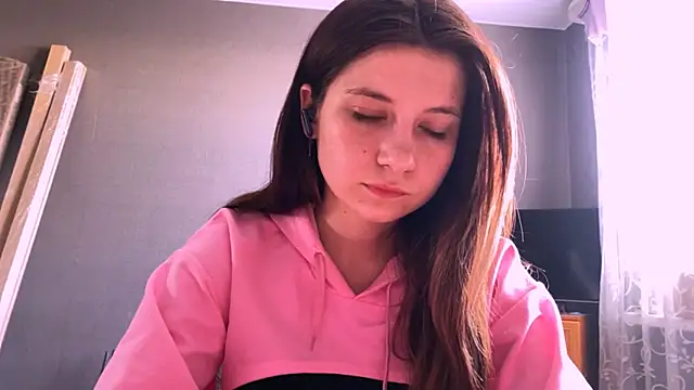 LunnaBliss online show from 04/13/26, 12:10