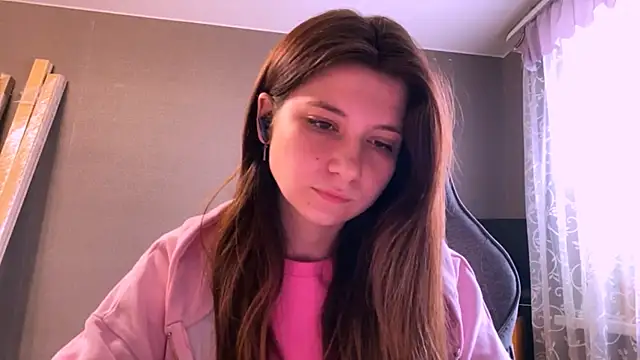 LunnaBliss online show from 04/14/26, 12:44