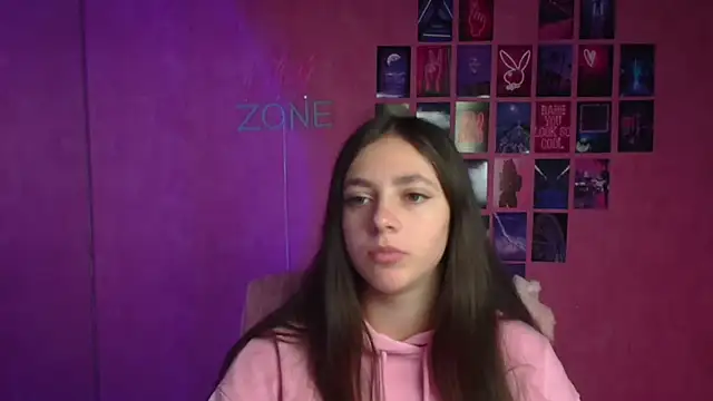 KissMeJulia online show from 04/17/26, 05:21