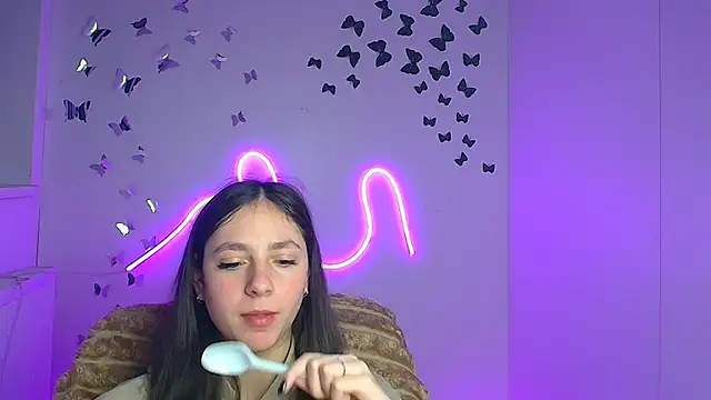 KissMeJulia online show from 04/18/26, 07:07