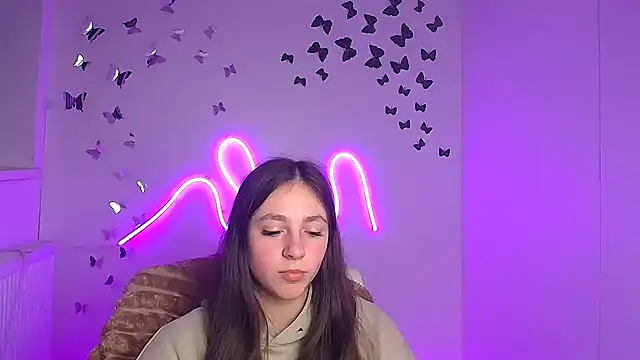 KissMeJulia online show from 04/18/26, 07:58