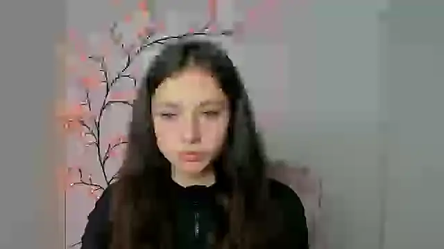 KissMeJulia online show from 04/25/26, 05:43