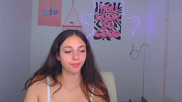 Snapshot of KissMeJulia chatting on 07/29/26, 05:38 KissMeJulia online show from 07/29/26, 05:38
