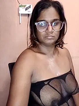 indianstrawberrylips4u online show from 04/30/26, 05:14