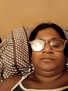 Snapshot of indianstrawberrylips4u chatting on 05/05/26, 04:42 indianstrawberrylips4u online show from 05/05/26, 04:42