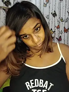 Snapshot of indianstrawberrylips4u chatting on 05/31/26, 06:09 indianstrawberrylips4u online show from 05/31/26, 06:09