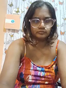 Snapshot of indianstrawberrylips4u chatting on 06/14/26, 04:09 indianstrawberrylips4u online show from 06/14/26, 04:09