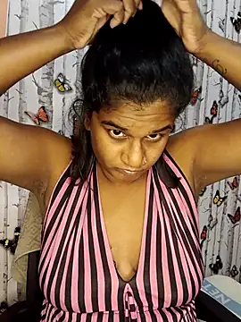 Snapshot of indianstrawberrylips4u chatting on 06/15/26, 05:48 indianstrawberrylips4u online show from 06/15/26, 05:48