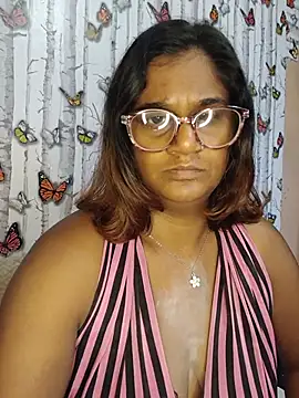 Snapshot of indianstrawberrylips4u chatting on 06/16/26, 05:54 indianstrawberrylips4u online show from 06/16/26, 05:54