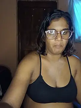 Snapshot of indianstrawberrylips4u chatting on 06/19/26, 06:07 indianstrawberrylips4u online show from 06/19/26, 06:07