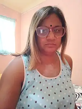 indianstrawberrylips4u online show from 08/01/26, 06:12