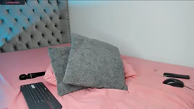 eva cutee  online show from 04/23/26, 11:40