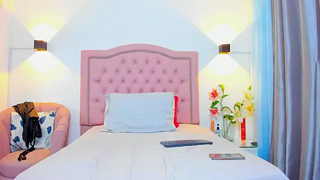 Paulynavera online show from 04/24/26, 01:13