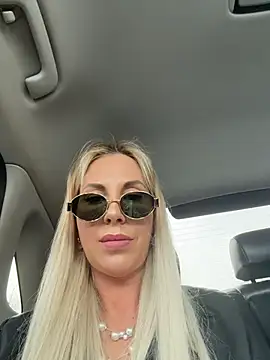 LisaMurr online show from 04/22/26, 10:17