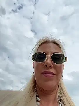 LisaMurr online show from 05/12/26, 01:08