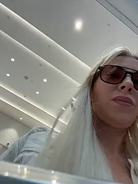 LisaMurr online show from 05/13/26, 10:01