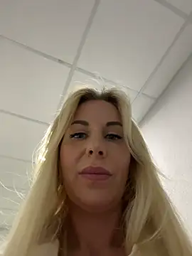 LisaMurr online show from 06/01/26, 02:08