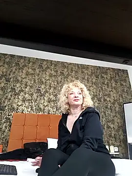 Snapshot of LaireeFelini chatting on 02/28/26, 07:59 LaireeFelini online show from 02/28/26, 07:59