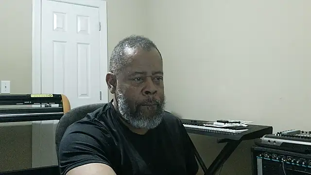 Cleozevo1961 online show from 03/23/26, 04:27