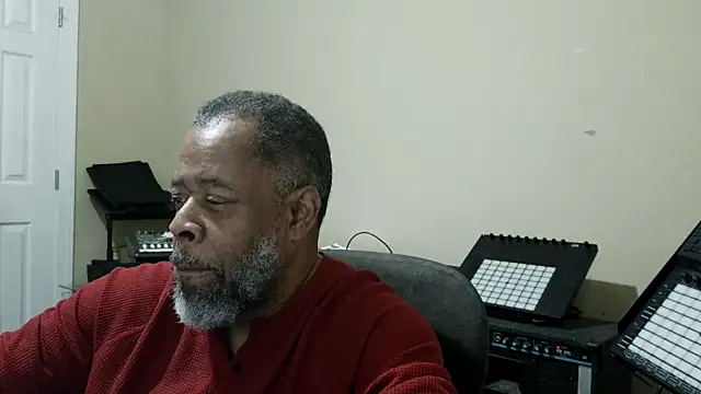 Cleozevo1961 online show from 04/21/26, 04:34