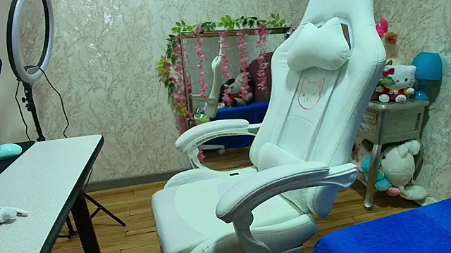 SelinaRussell online show from 04/22/26, 04:26