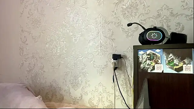 Snapshot of aera_elese chatting on 04/27/26, 11:41 aera elese online show from 04/27/26, 11:41