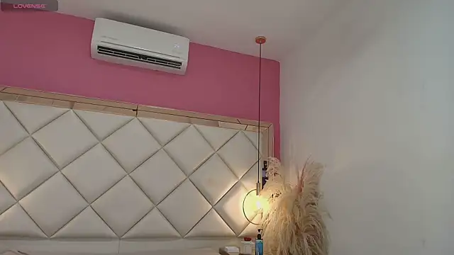 Liia Collins online show from 06/05/26, 05:40