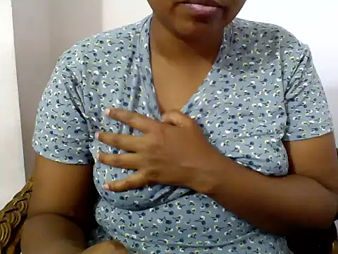 Snapshot of Angel_honeybear_143 chatting on 02/25/26, 10:25 Angel honeybear 143 online show from 02/25/26, 10:25