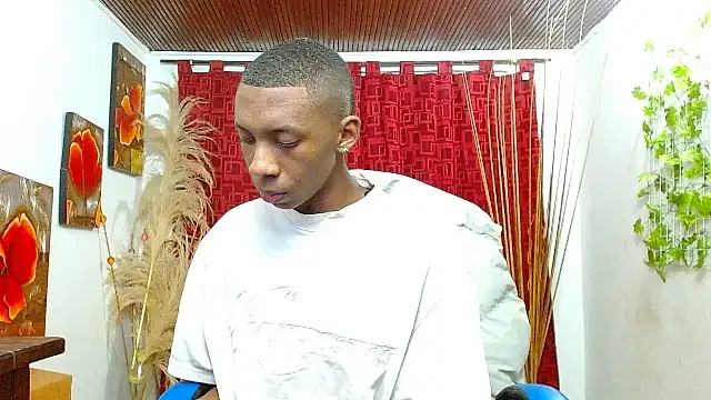 milo018 online show from 02/24/26, 07:56