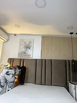 Lorenn Sweet online show from 04/10/26, 11:48