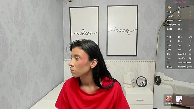 Snapshot of beautydoll18_ chatting on 06/01/26, 10:17 beautydoll18 online show from 06/01/26, 10:17