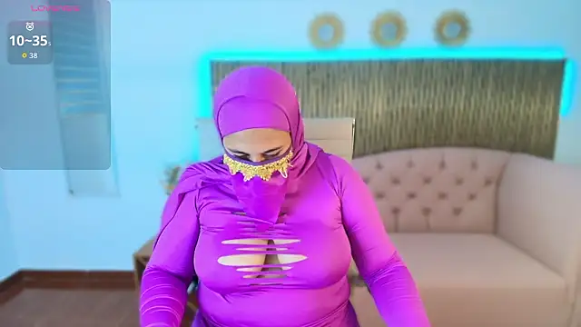 Snapshot of Nadia_Privee chatting on 02/26/26, 06:07 Nadia Privee online show from 02/26/26, 06:07